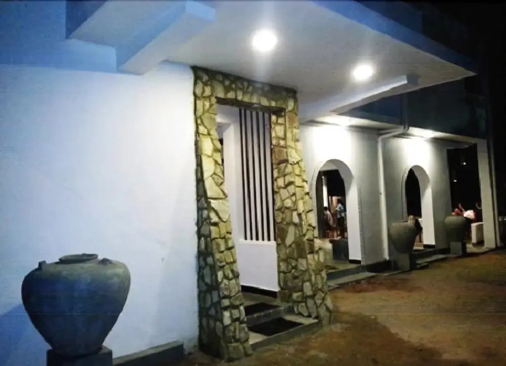 Негомбо: Vista Star Beach Hotel