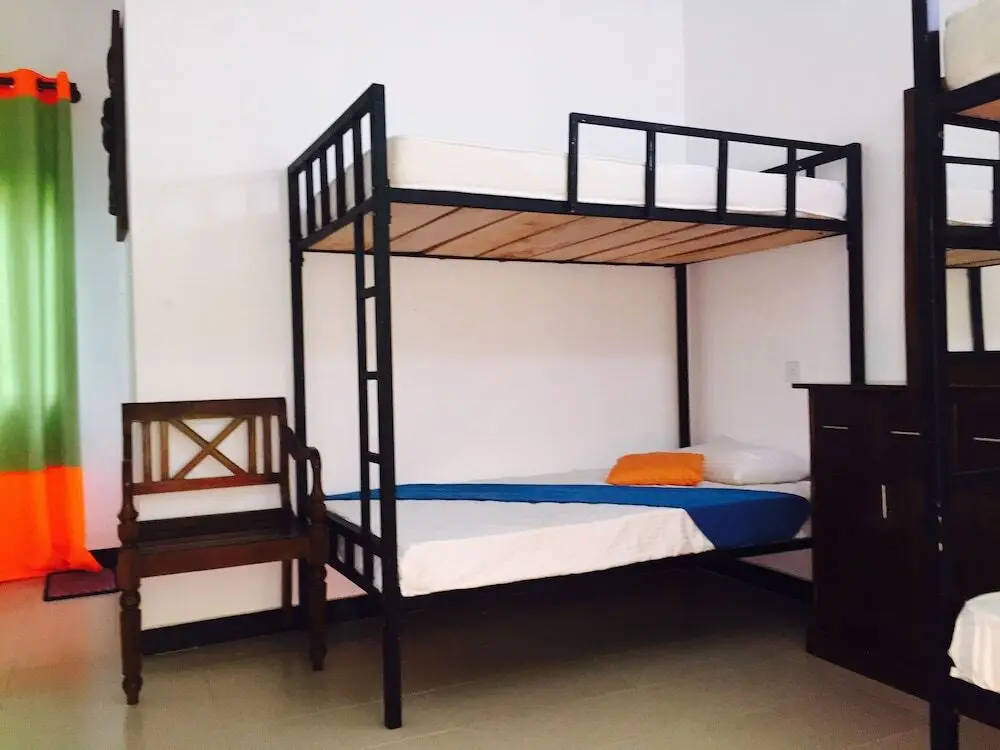 Унаватуна: Out Of Rupeace Hostel