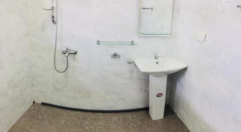 Унаватуна: Out Of Rupeace Hostel