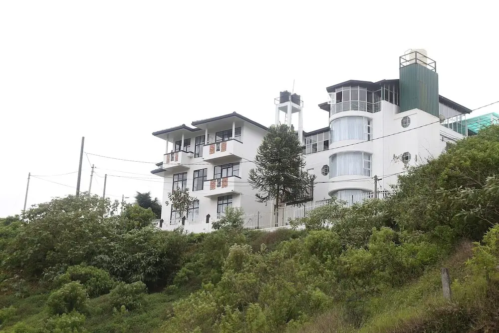 Нувара-Элия: Span Grand Hotel