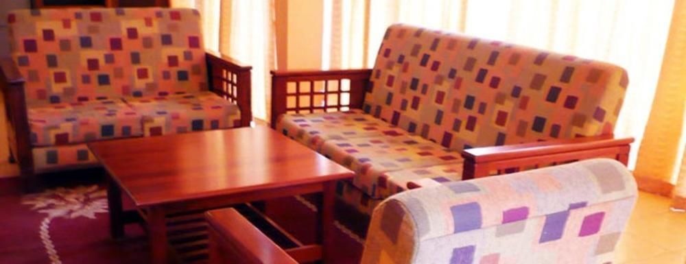 Ампара: Monty Hotel