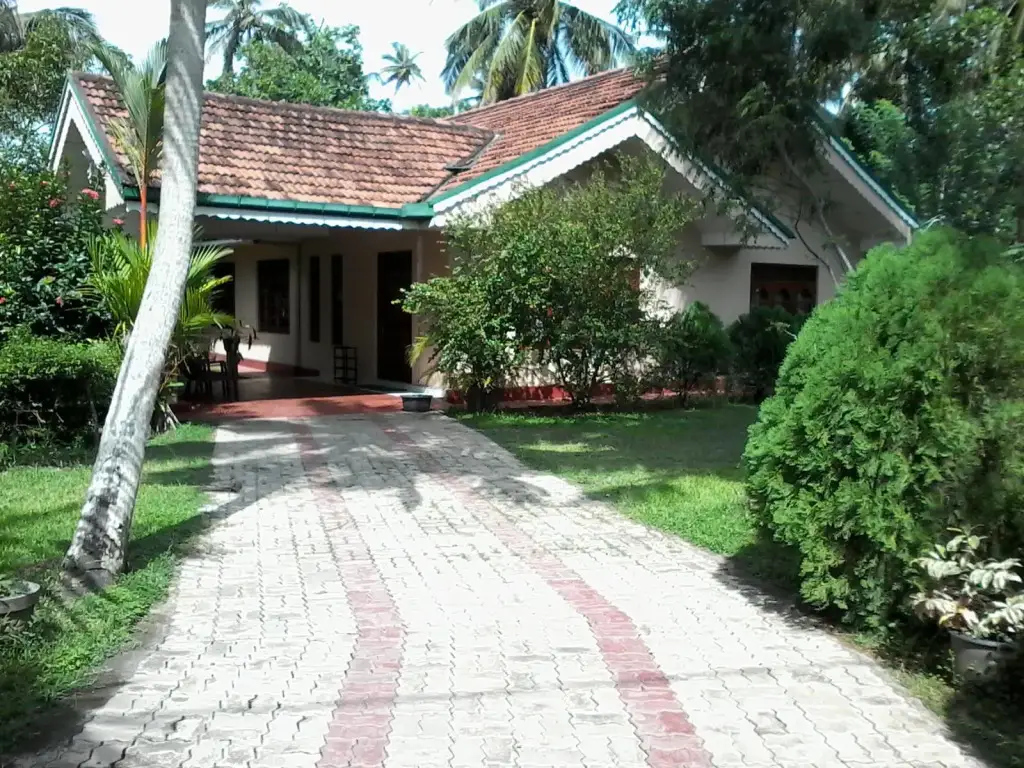 Валгама: Gunawardana House