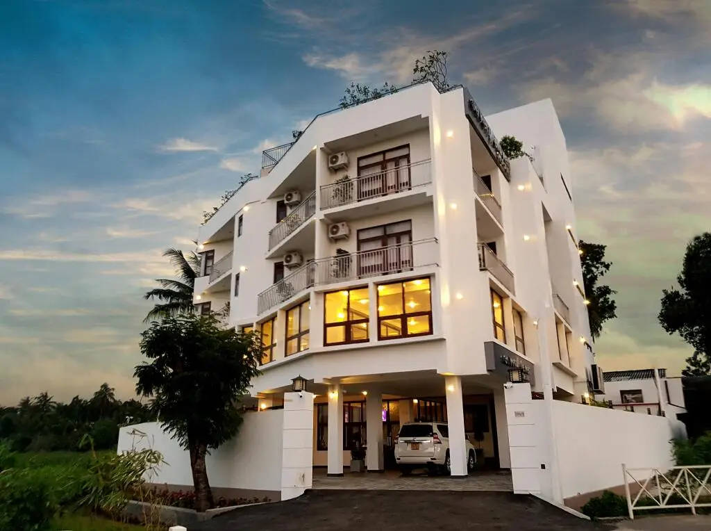 Келания: Grand 7 Hotel Kesbewa