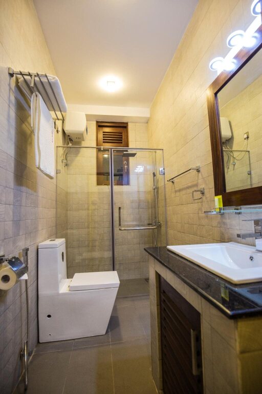 Келания: Grand 7 Hotel Kesbewa