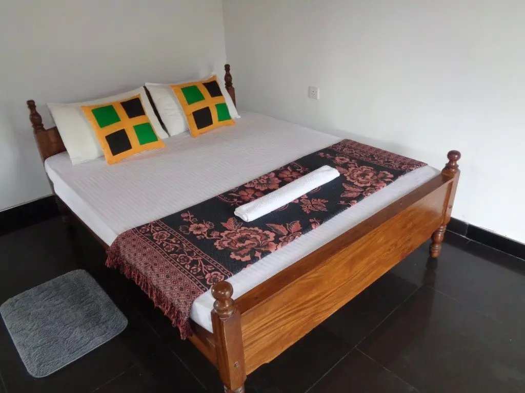 Полоннарува: AYAME Guest House