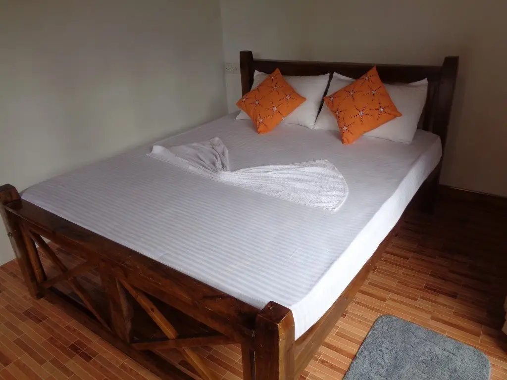 Полоннарува: AYAME Guest House