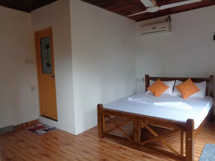 Полоннарува: AYAME Guest House