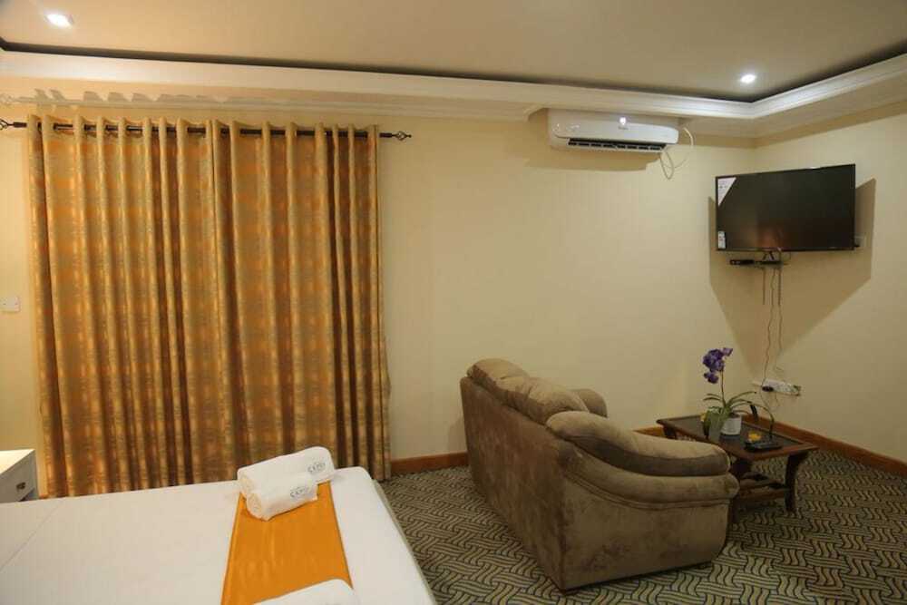 Чилав: Hotel Capri Mc