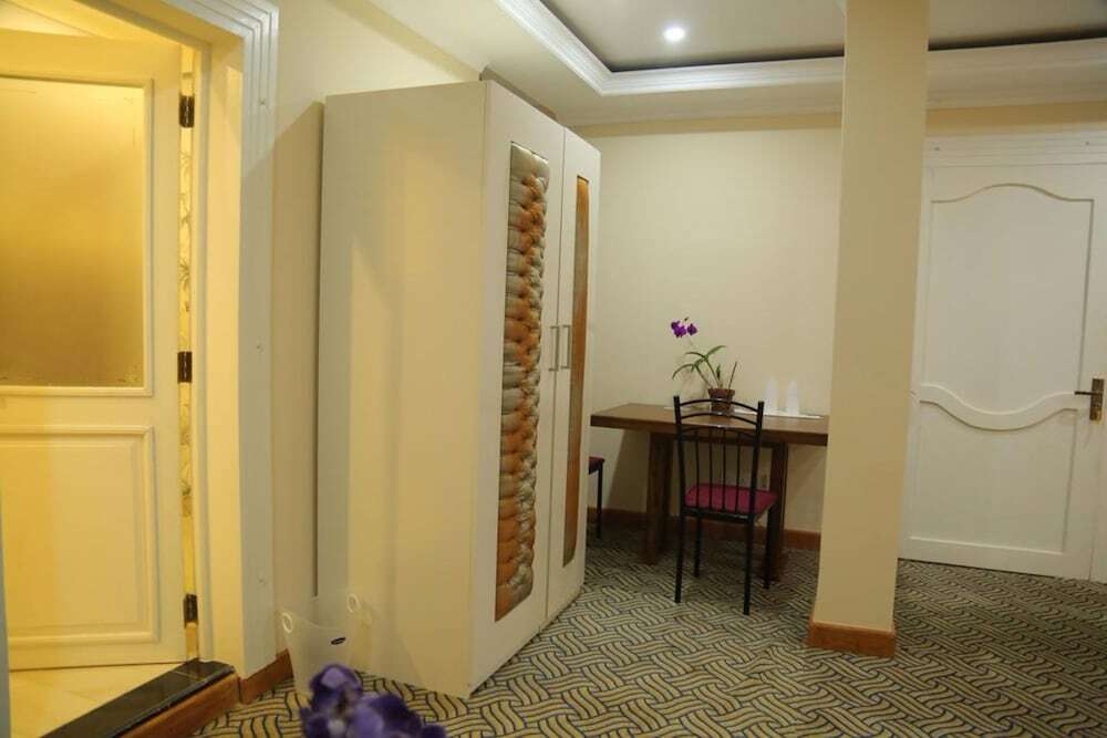 Чилав: Hotel Capri Mc