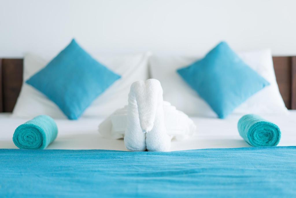 Хиккадува: At Ease Beach Hotel