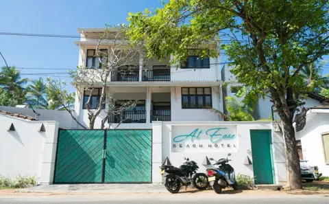 At Ease Beach Hotel — фото 1