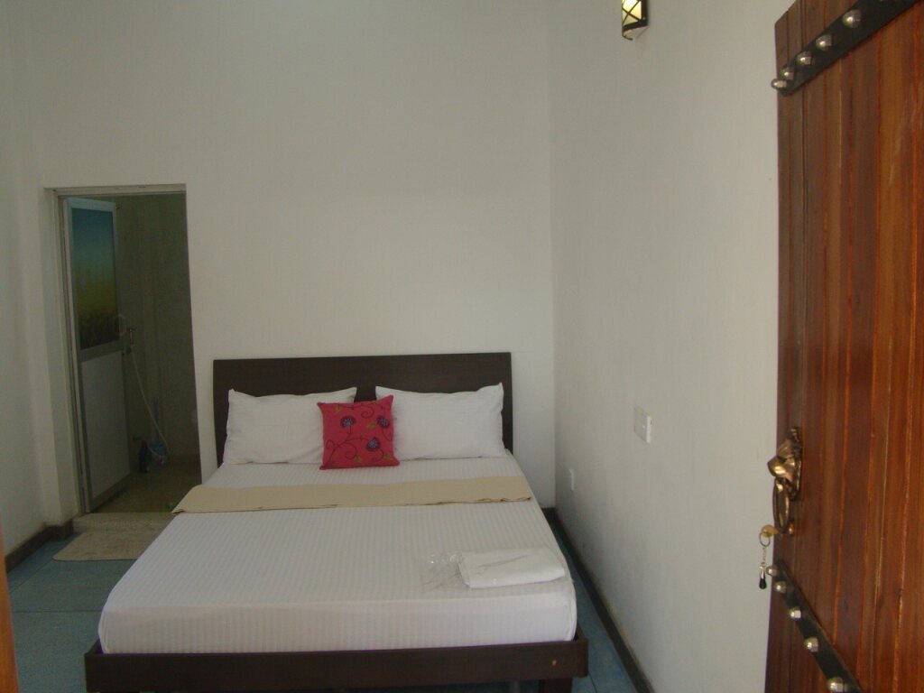 Полоннарува: Priyanna Guest, Polonnaruwa