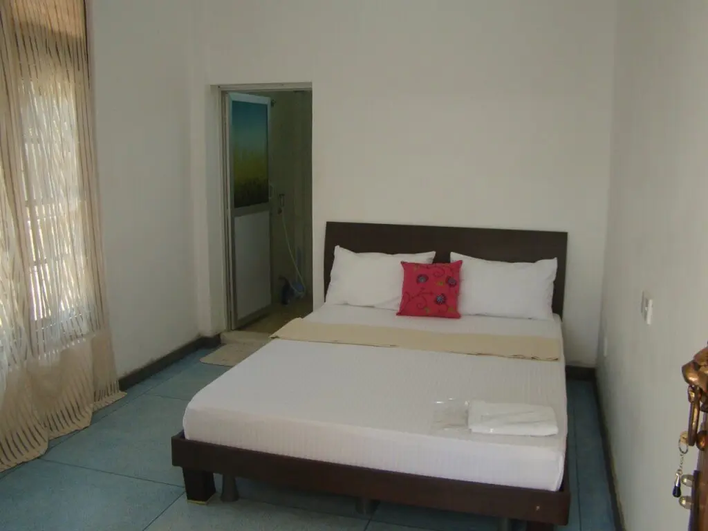 Полоннарува: Priyanna Guest, Polonnaruwa