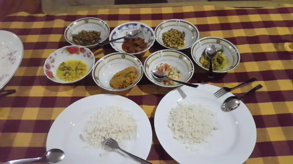 Полоннарува: Priyanna Guest, Polonnaruwa