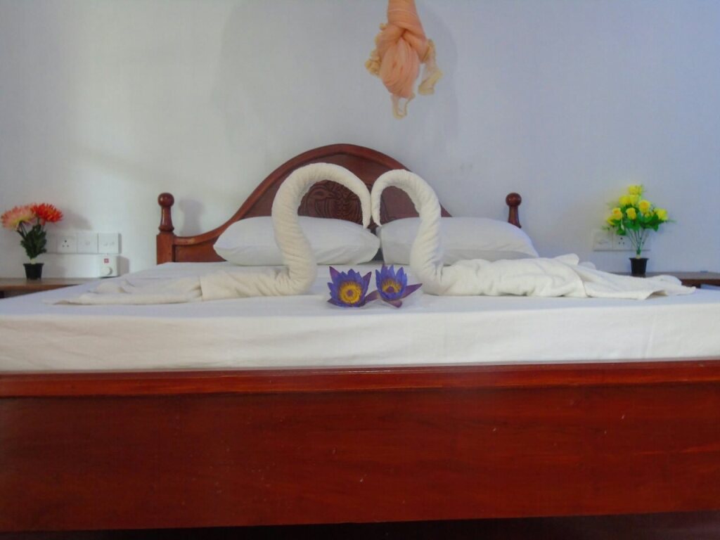 Тиссамахарама: Lotus blue yala hotel & restaurant