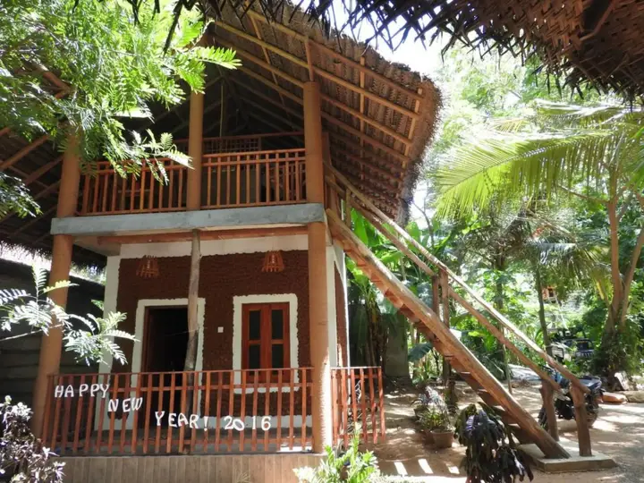 Киринда: Riverside Cabana Yala