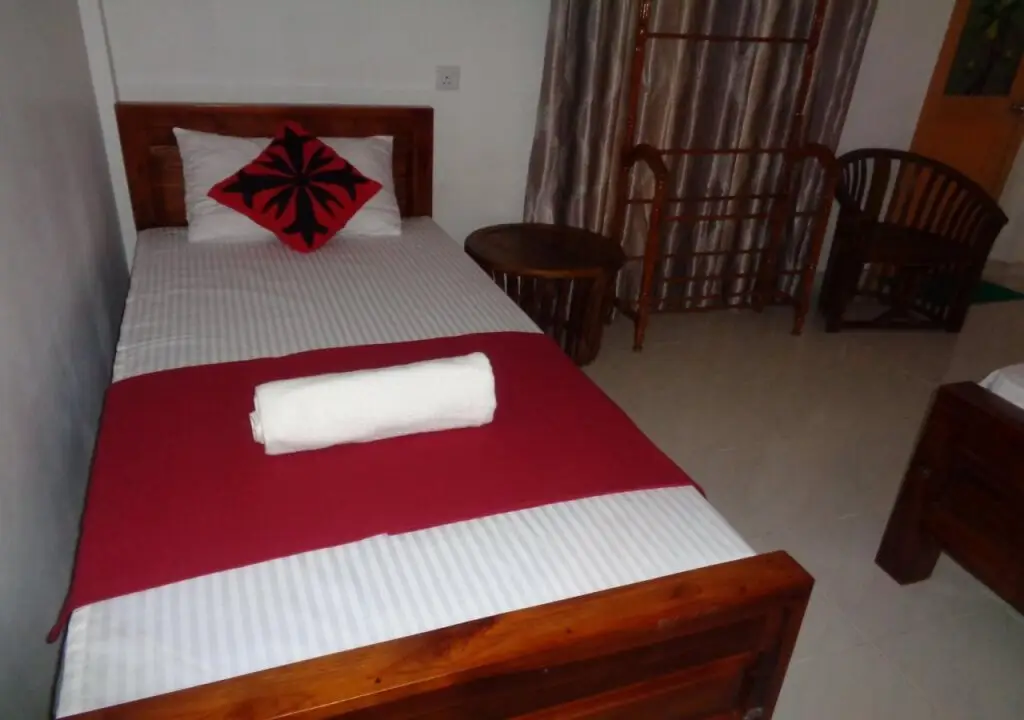 Полоннарува: Riverdale holiday Inn
