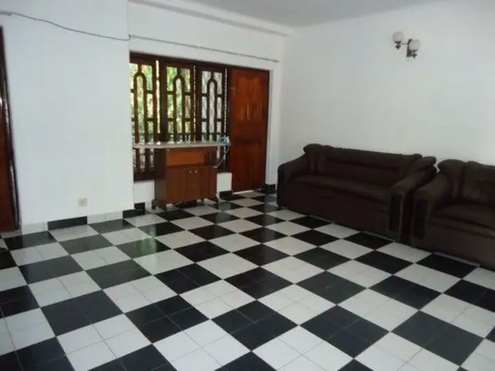 Анурадхапура: Rajarata White Palace
