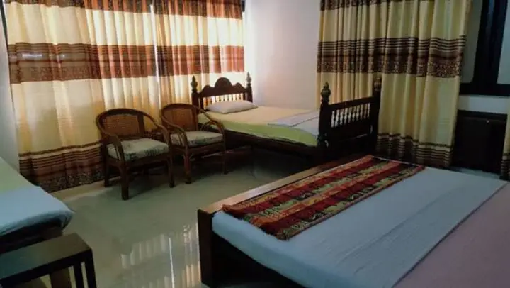Канди: Water Front Hotel Kandy