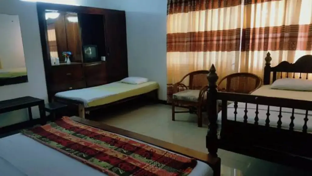 Канди: Water Front Hotel Kandy