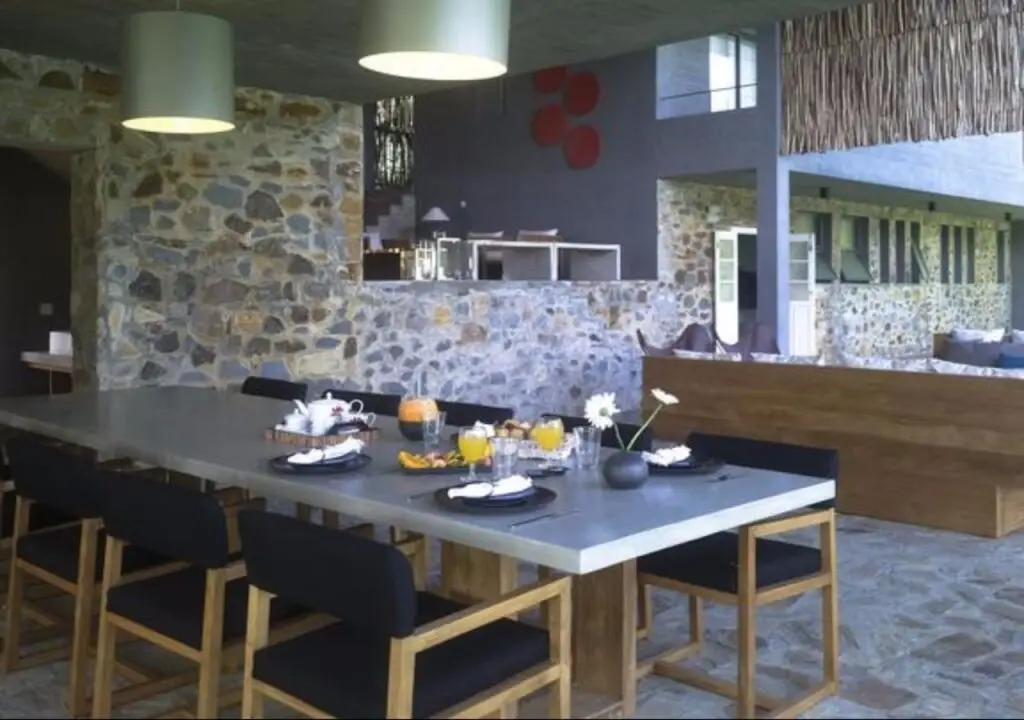 Канди: Kurundu House