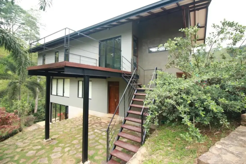 Канди: Swastika Holiday Home