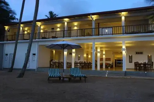 Амбалангода: Oasis Ayurveda Beach Hotel