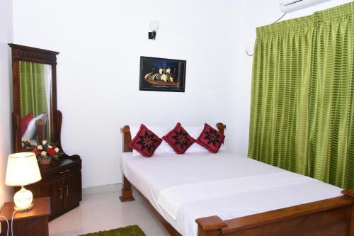 Негомбо: Yoho Cemetery Road