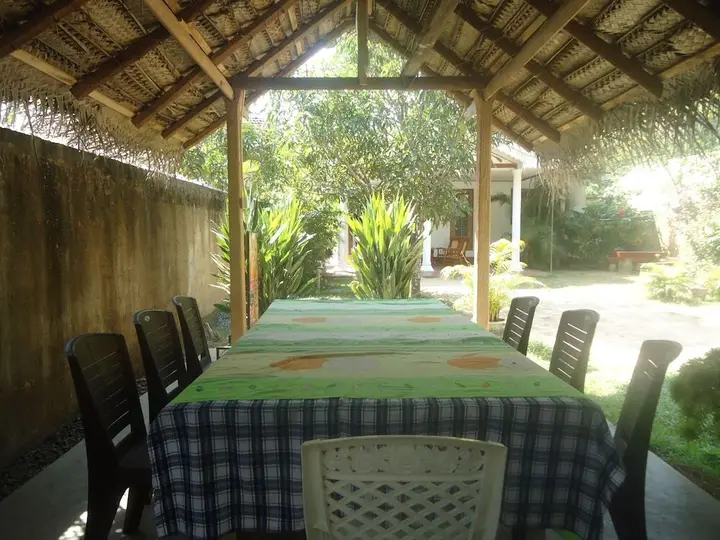 Валгама: Nishan Surf Inn