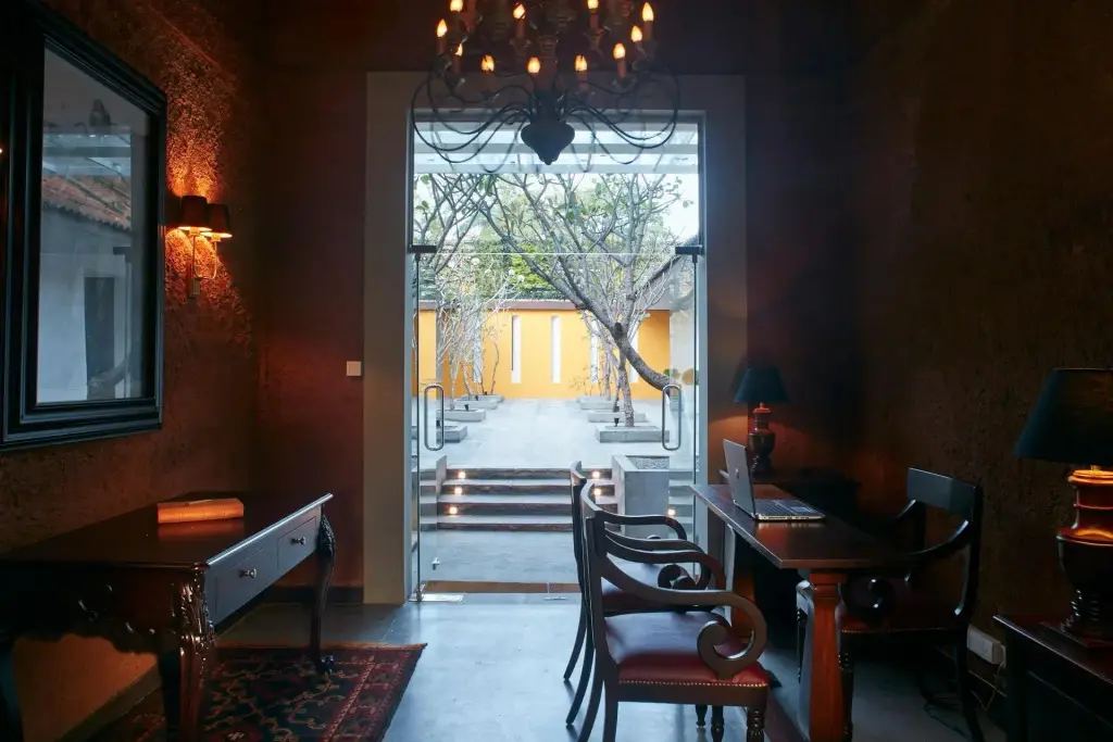 Полоннарува: Отель EKHO Lake House - From Colonial Bungalow to Royal Retreat