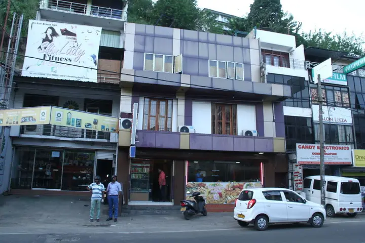 Канди: Lemuria Hotel