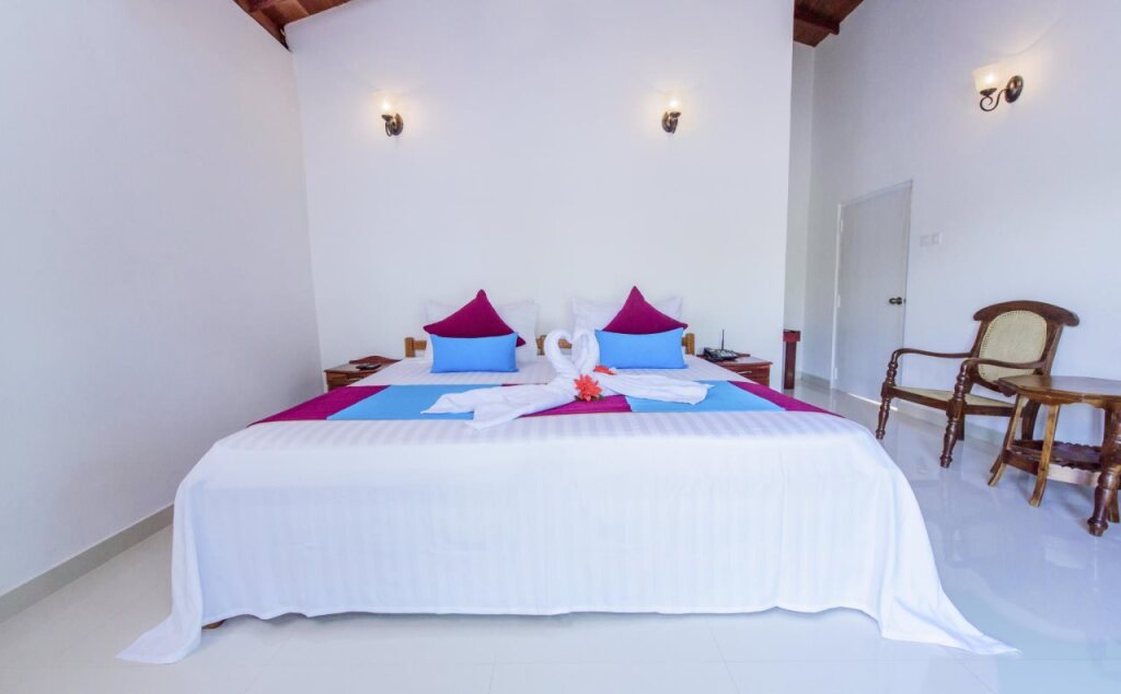 Вайккал: VAAYA Beach Hotel