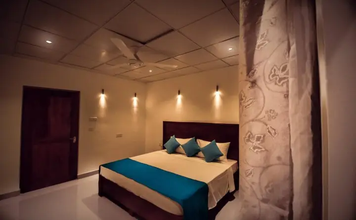 Канди: Heavens Door Guest Inn