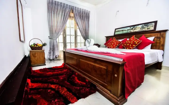 Канди: Heavens Door Guest Inn