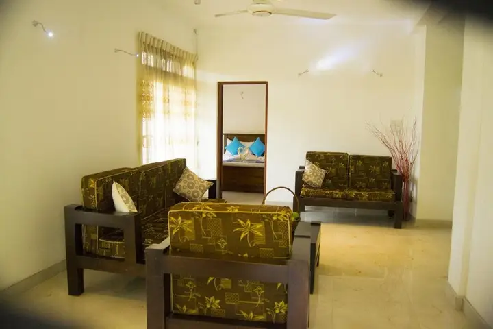 Канди: Heavens Door Guest Inn