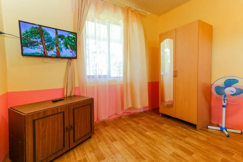 Кучугуры: 84 Guest House