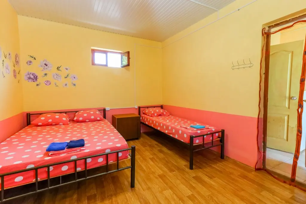 Кучугуры: 84 Guest House