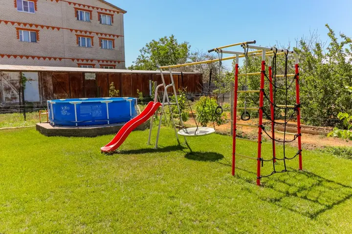Кучугуры: 84 Guest House