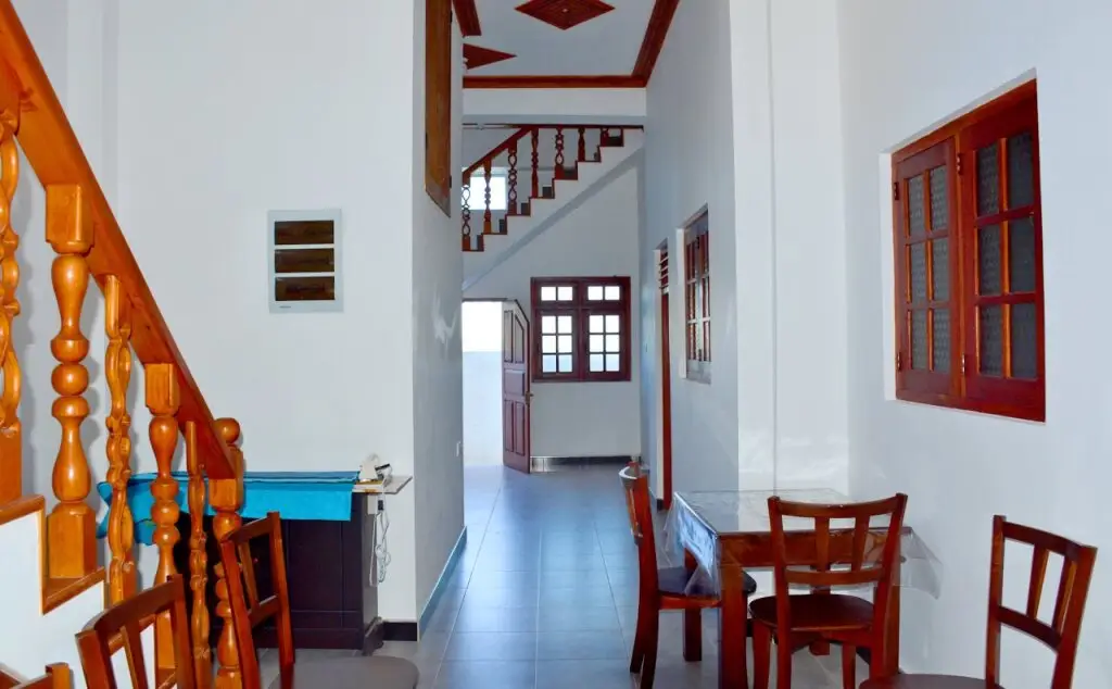 Амбевелла: Cristal Holiday Inn