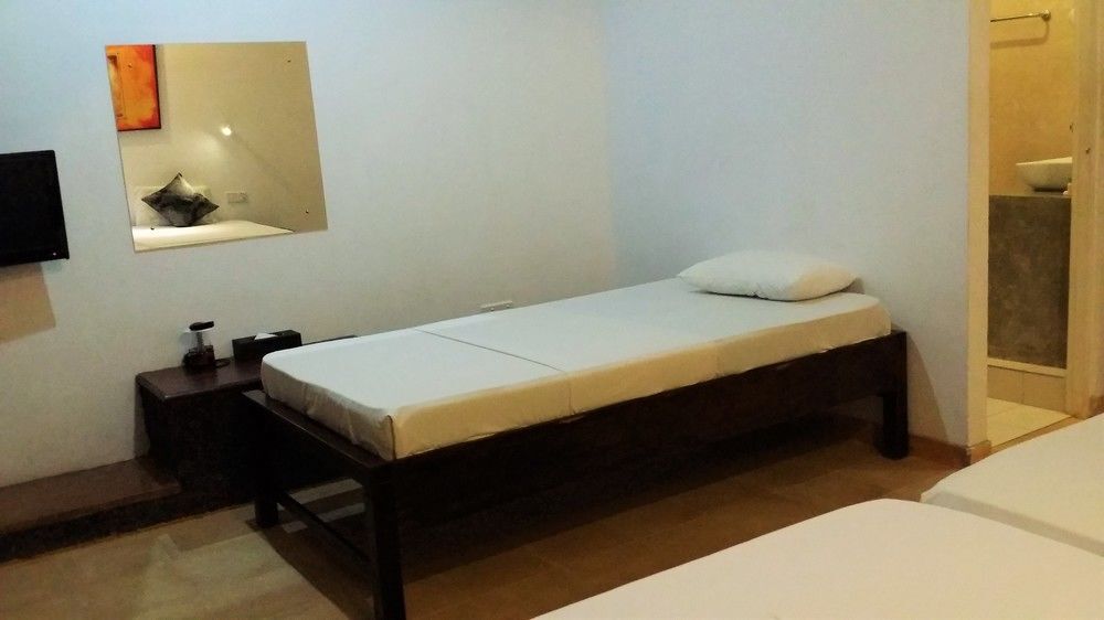 Негомбо: Vista Maple Leaf Hotel