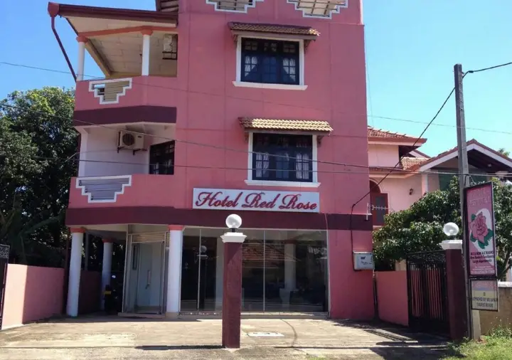 Негомбо: Yoho Hotel Red Rose