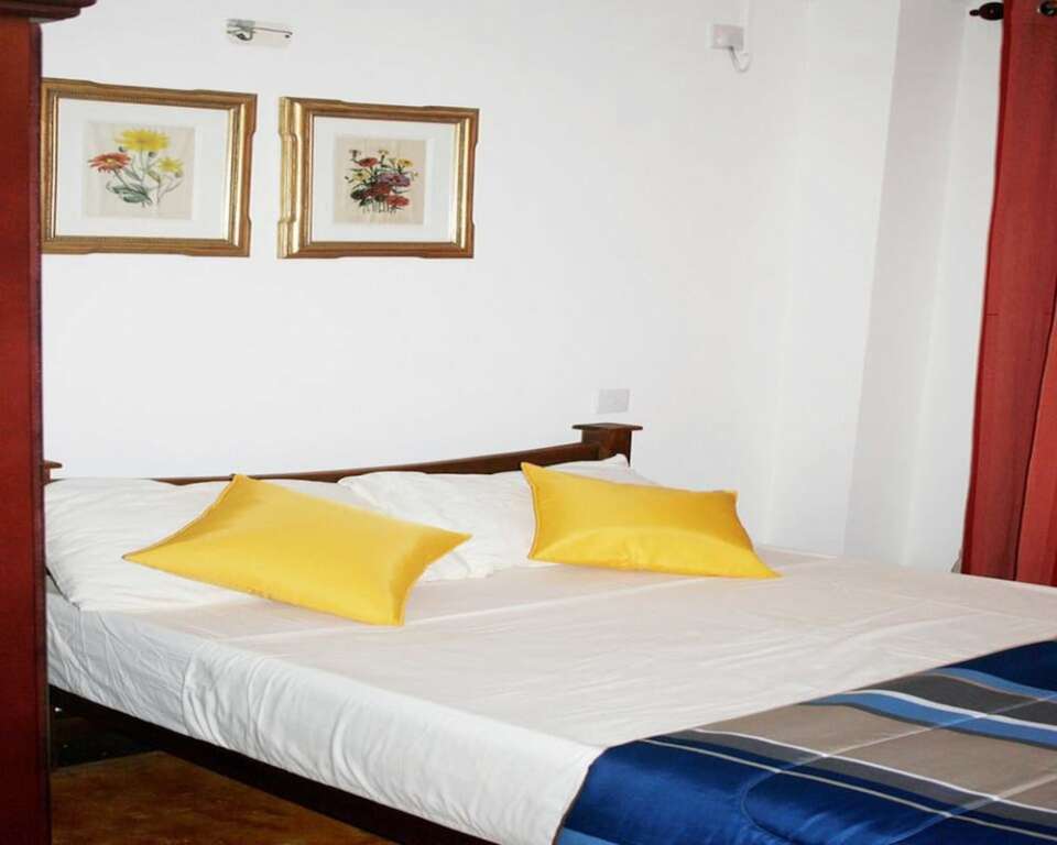 Гора Lavinia: The Prestige Court Residence