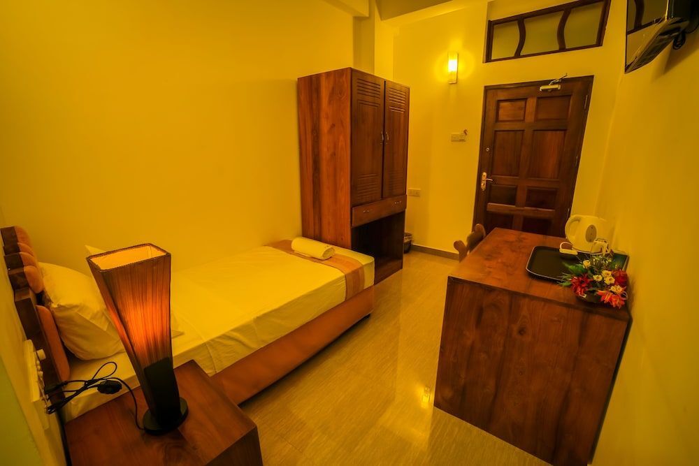 Джафна: ASR Hotel