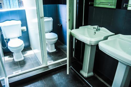 Канди: The MIDTOWN Hostel