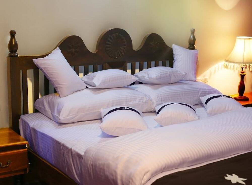 carousel image 4