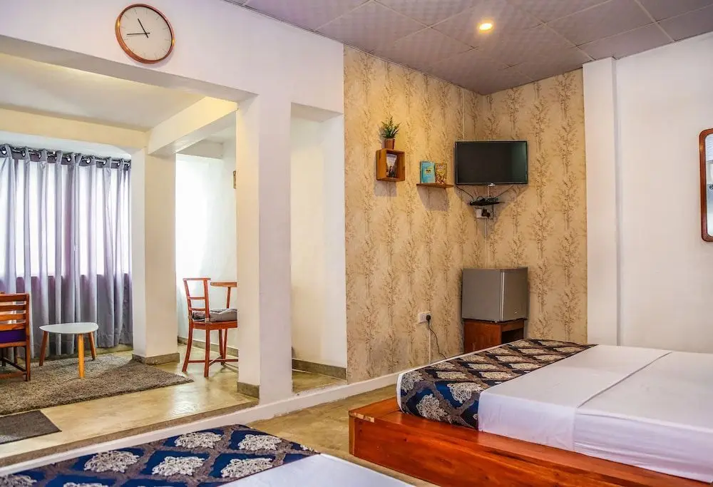 Канди: Mintaas Hotel