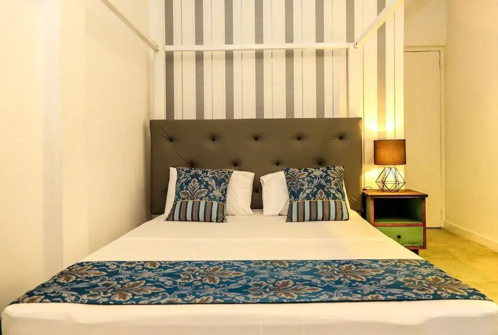 Канди: Mintaas Hotel