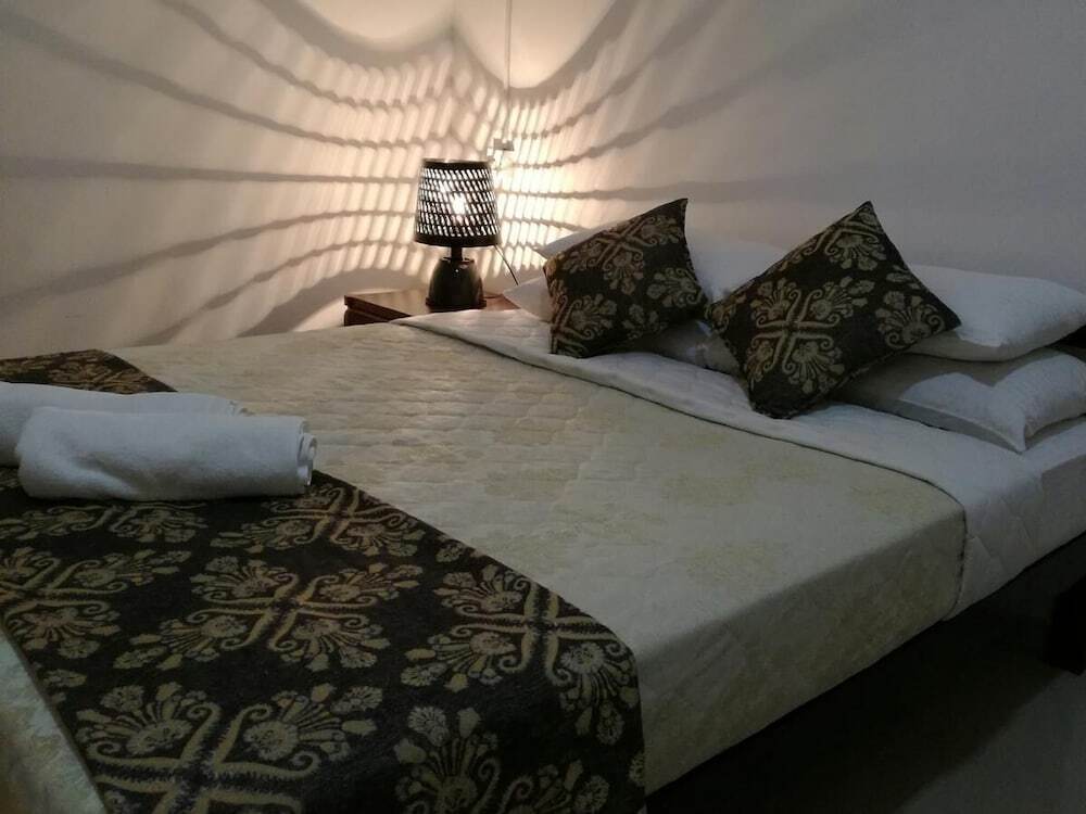 Катунаяке: A to Zee Airport Villa