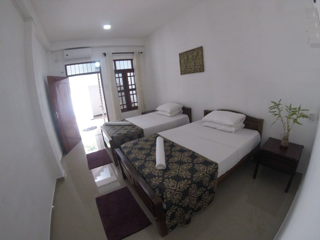 Катунаяке: A to Zee Airport Villa