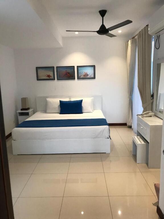 Нилавели: Beach Paradise by Oceanfront Condos